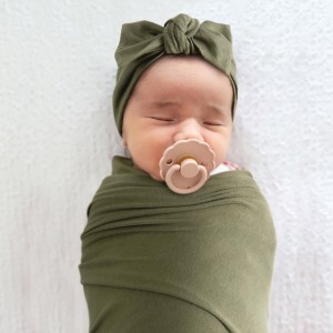 GRSSDER Newborn Swaddle Blanket, Ultra Soft Jersey Receiving Blanket with Matching Headband and Beanie Set 33×44", Stretchy Baby Neutral Swaddle Wrap for Girls and Boys