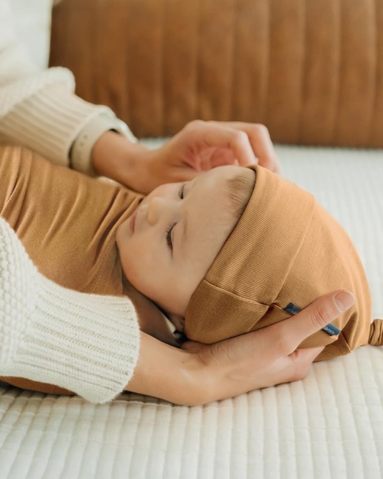 GRSSDER Newborn Swaddle Blanket, Ultra Soft Jersey Receiving Blanket with Matching Headband and Beanie Set 33×44", Stretchy Baby Neutral Swaddle Wrap for Girls and Boys